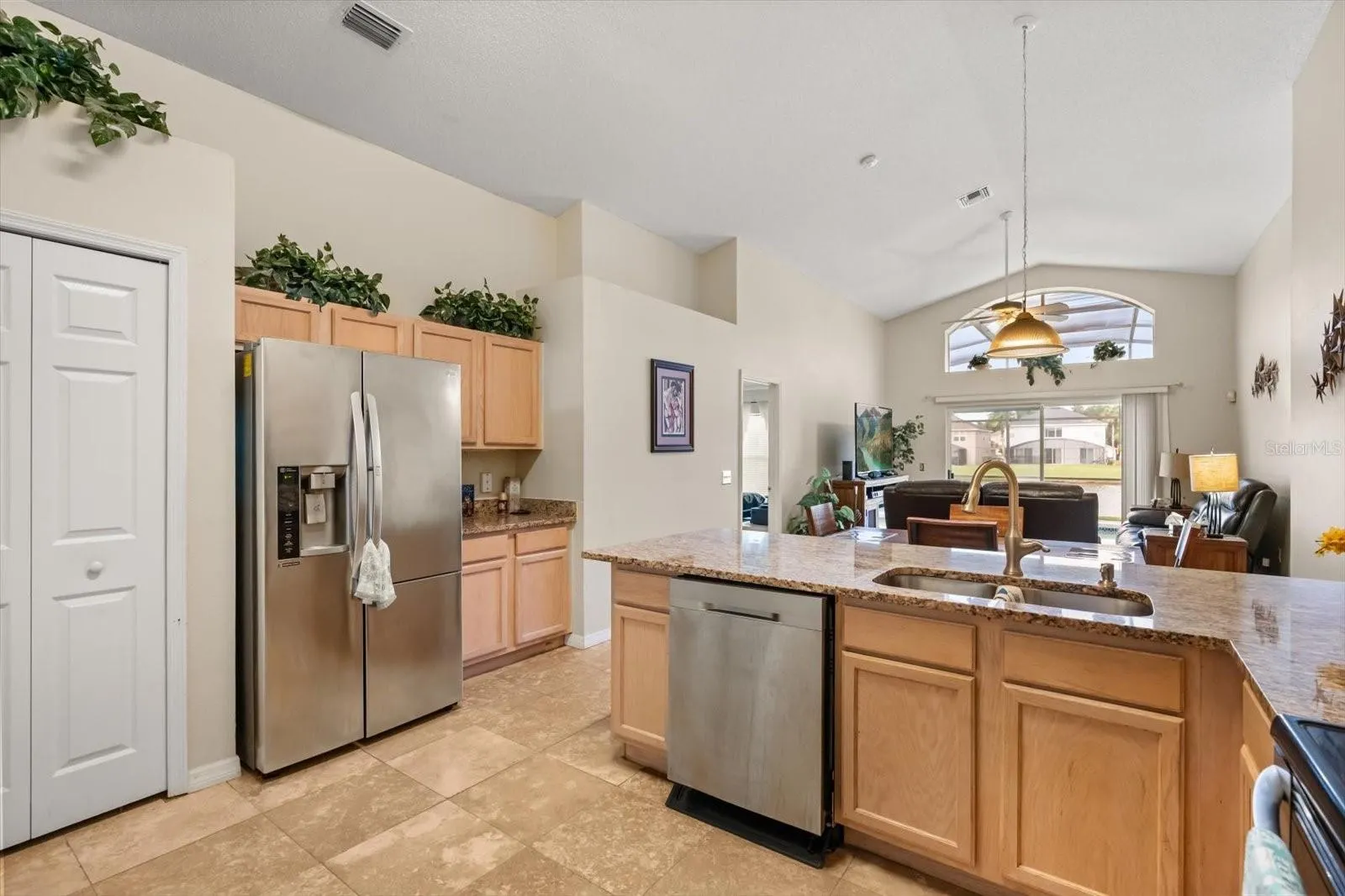 940 LAKE BERKLEY DR
