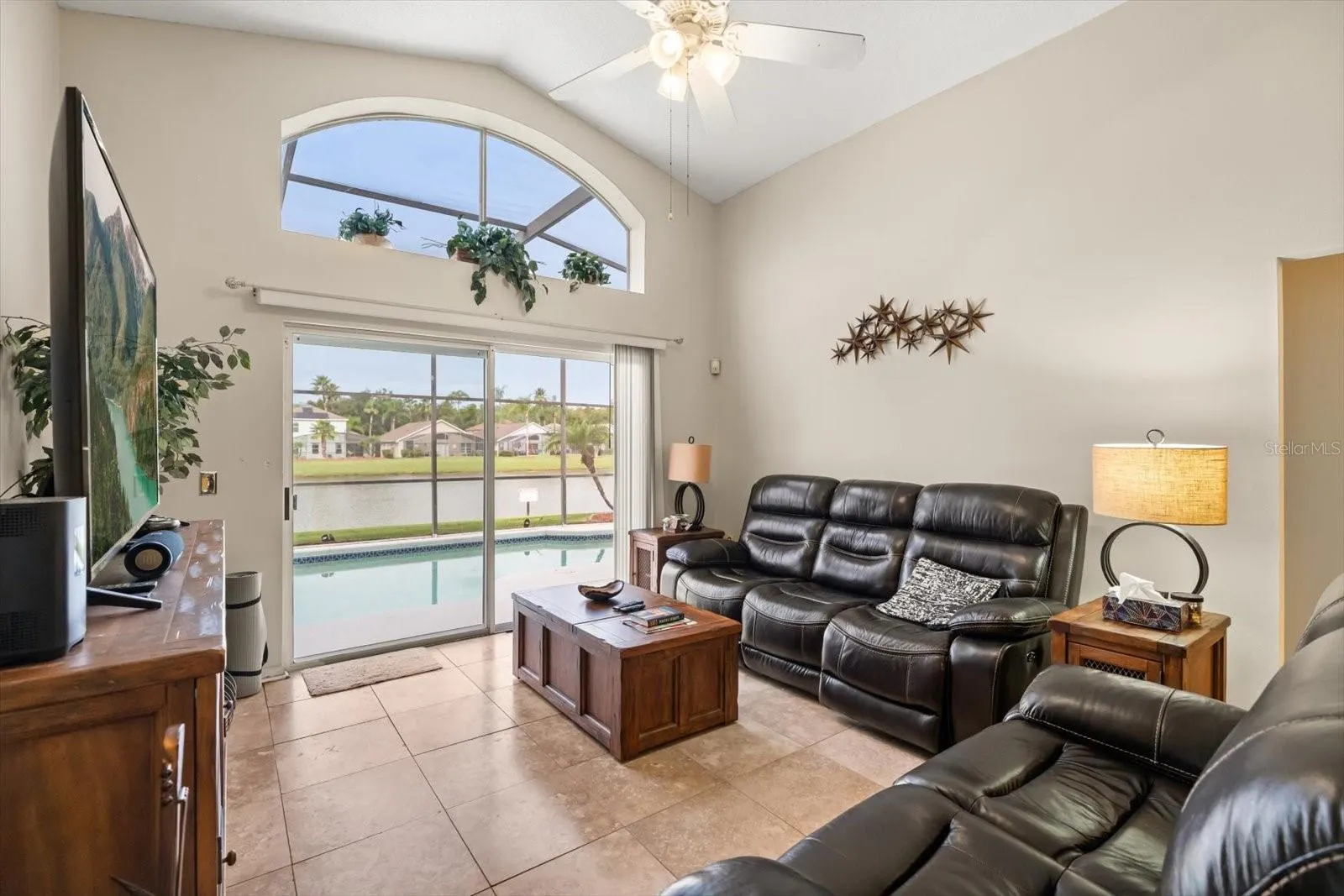 940 LAKE BERKLEY DR