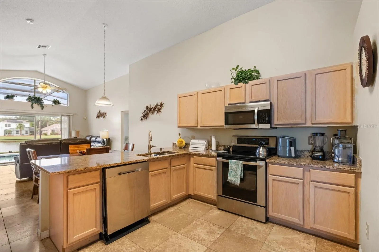 940 LAKE BERKLEY DR