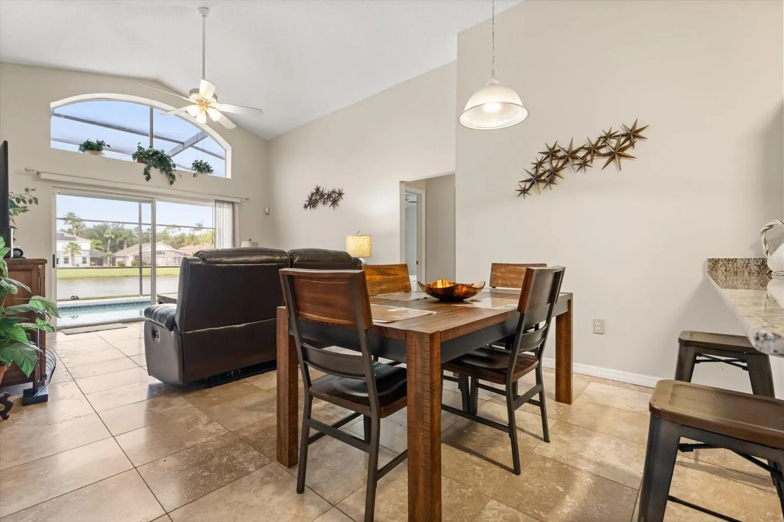 940 LAKE BERKLEY DR