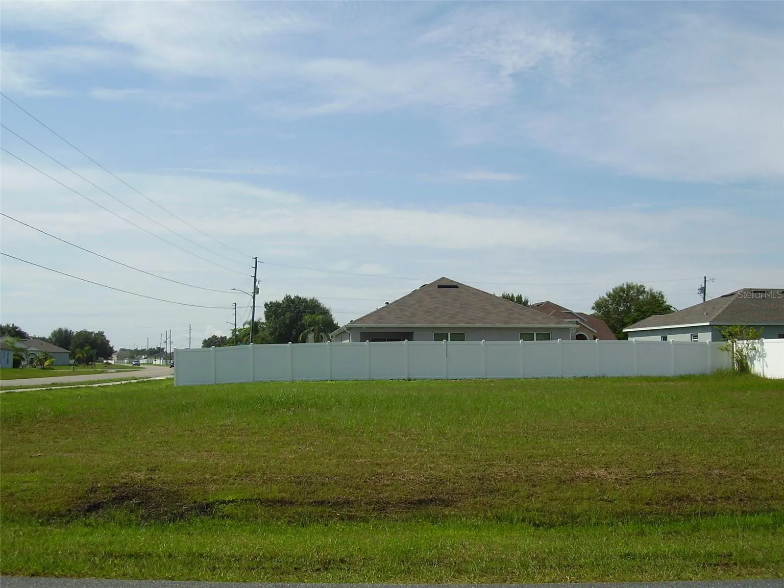 800 CARROUSEL LN