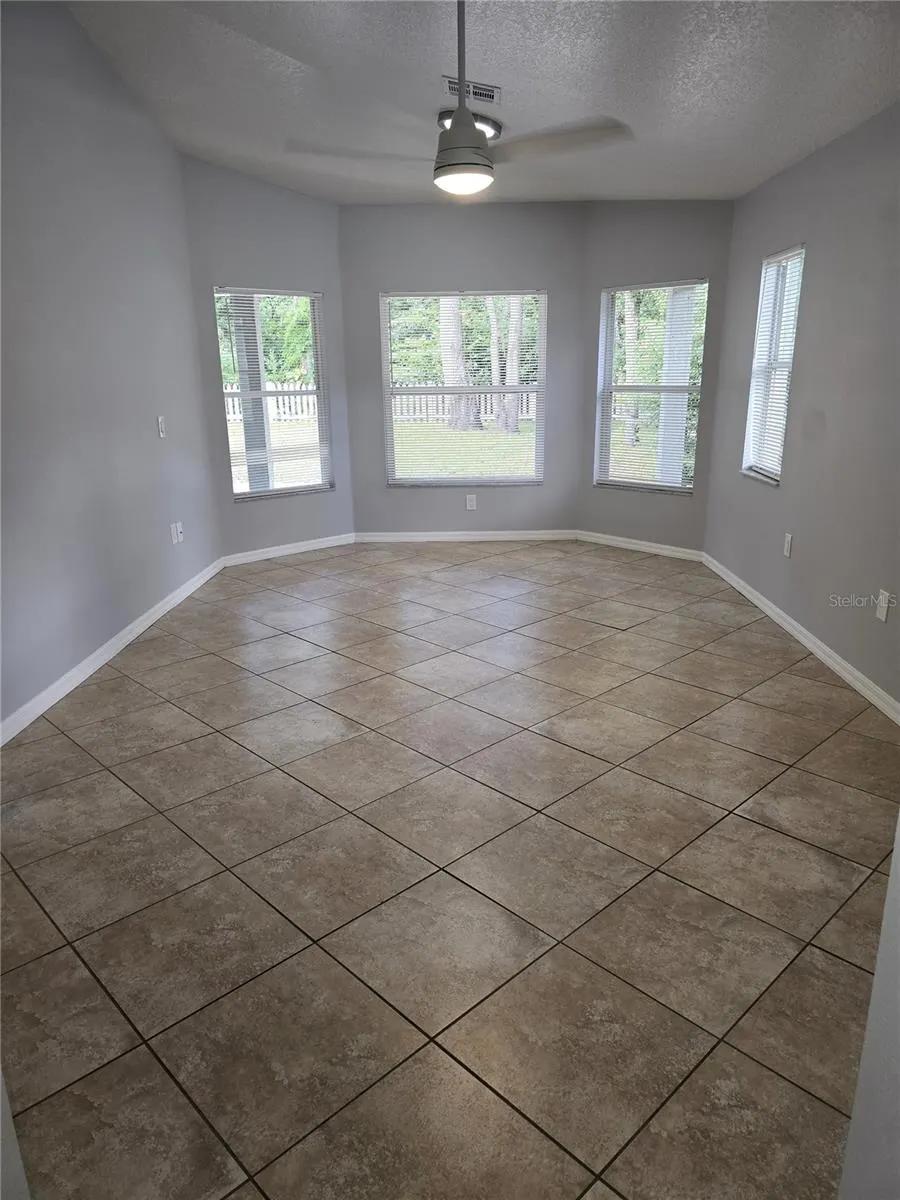 3123 SHADOW OAKS DR