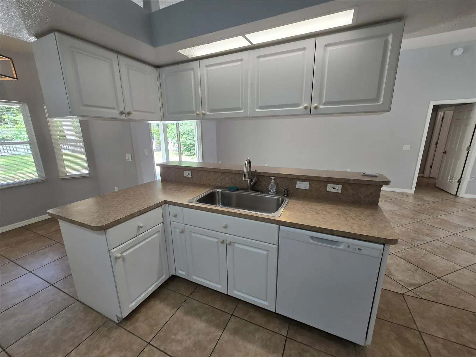 3123 SHADOW OAKS DR