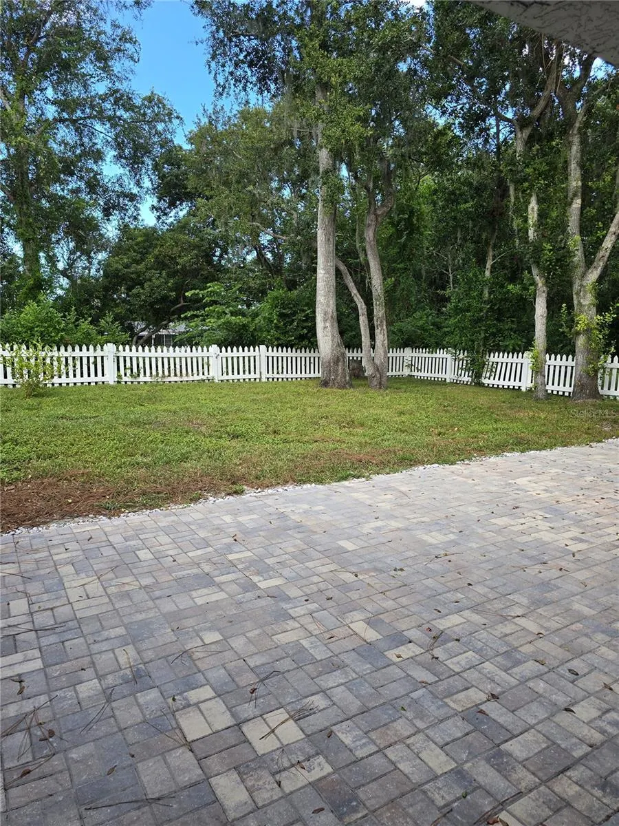 3123 SHADOW OAKS DR