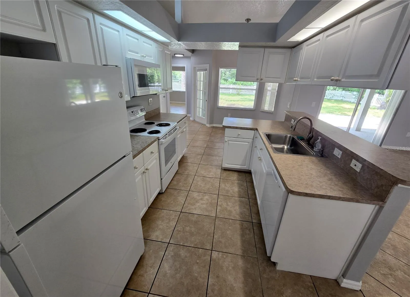 3123 SHADOW OAKS DR