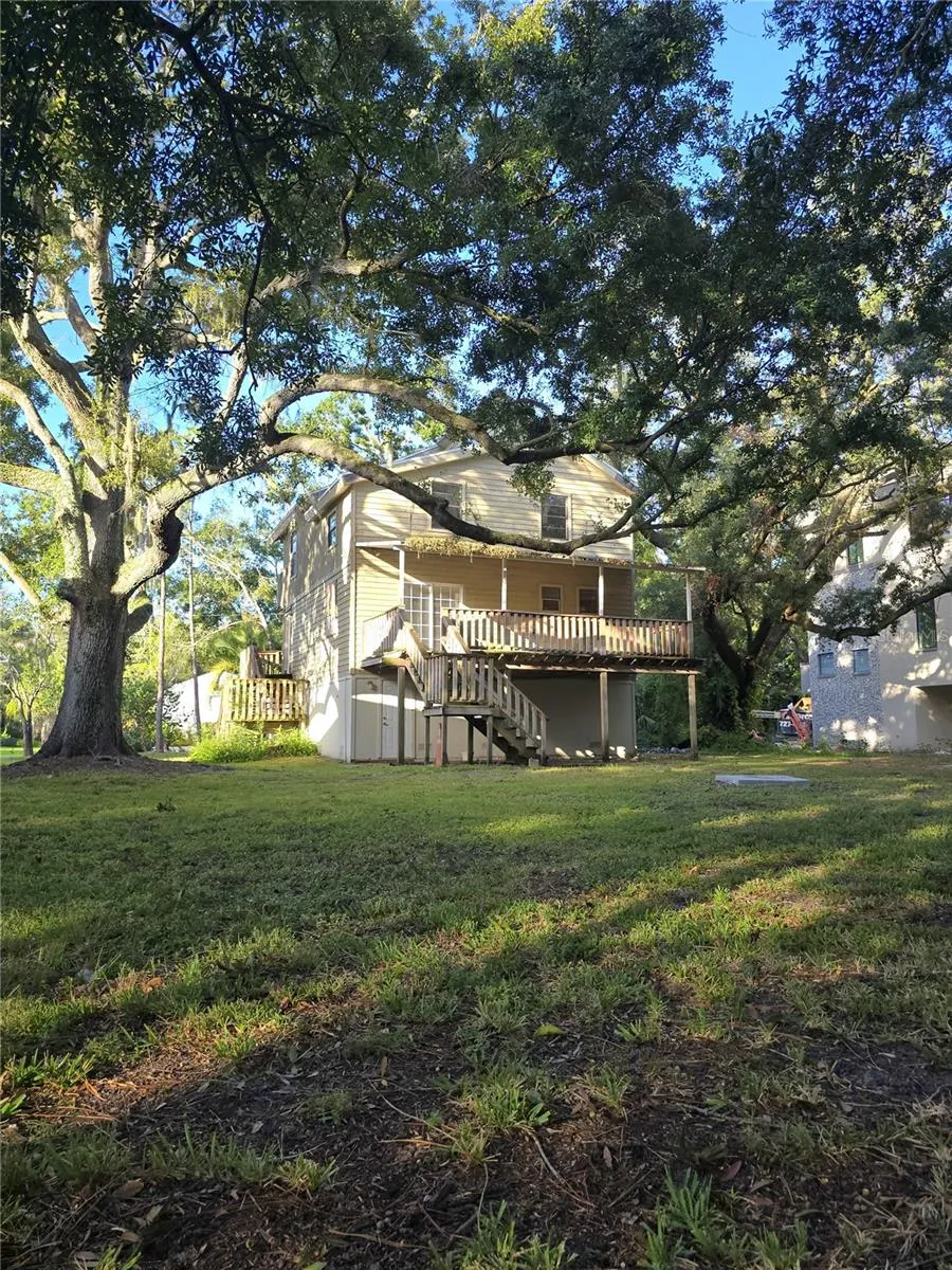 3071 HURON AVE
