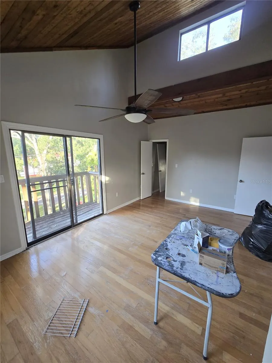 3071 HURON AVE