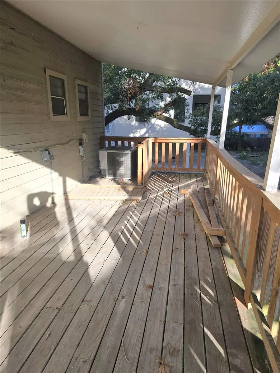 3071 HURON AVE