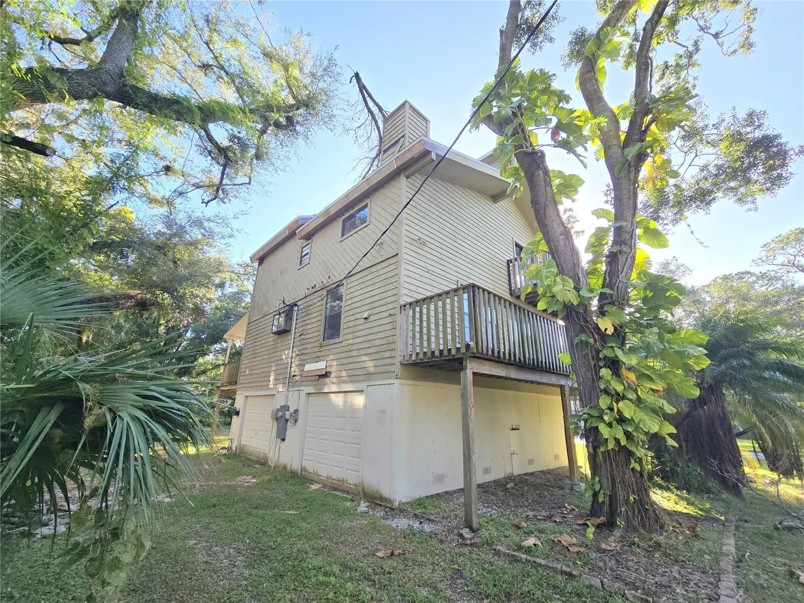 3071 HURON AVE