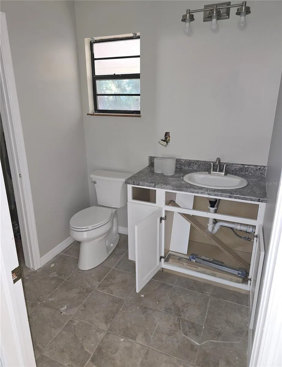 3071 HURON AVE