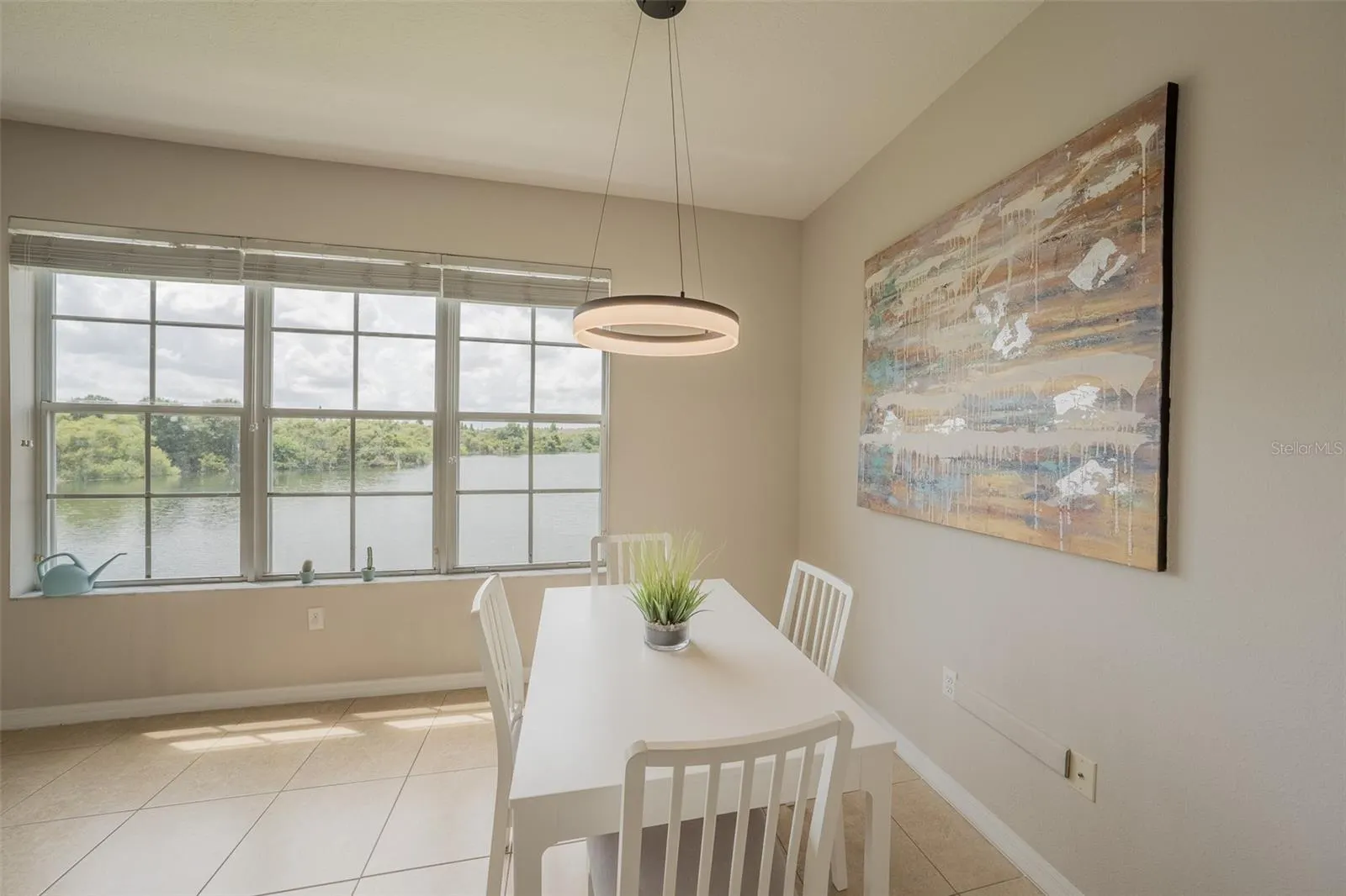 2425 LEXINGTON OAK DR