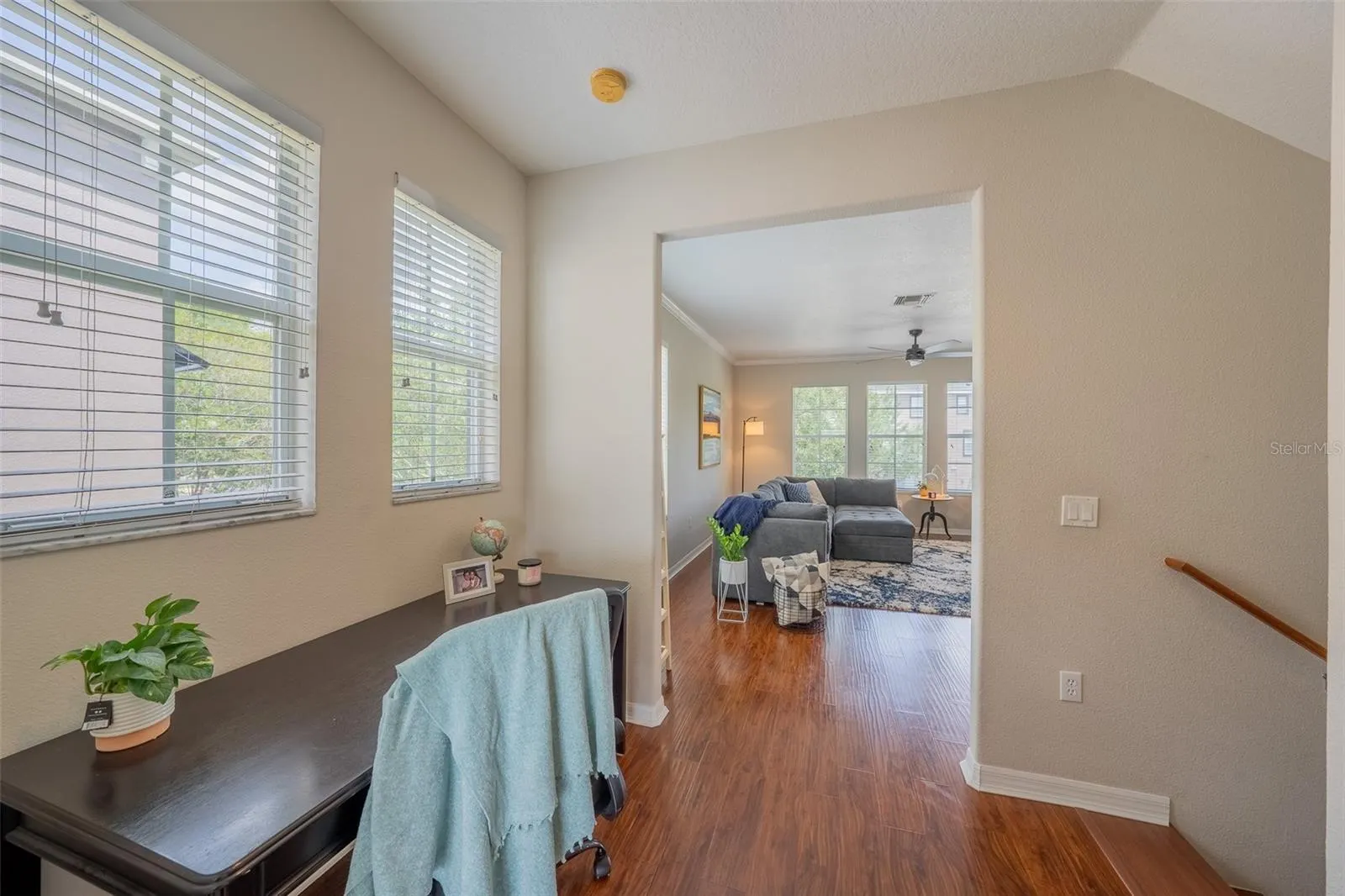 2425 LEXINGTON OAK DR