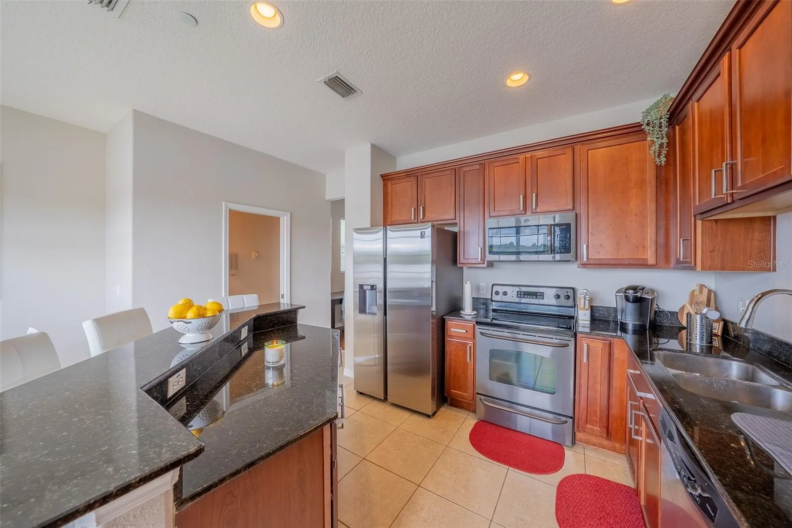 2425 LEXINGTON OAK DR