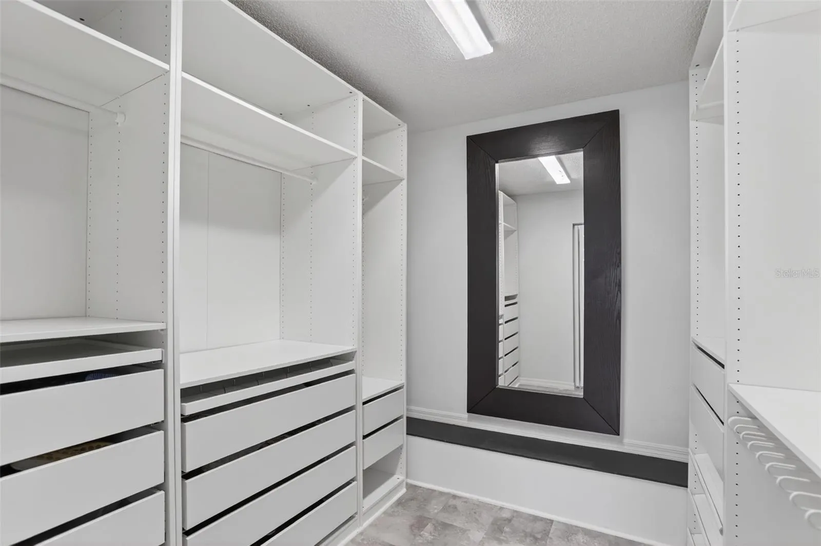 2809 RUNYON CIR