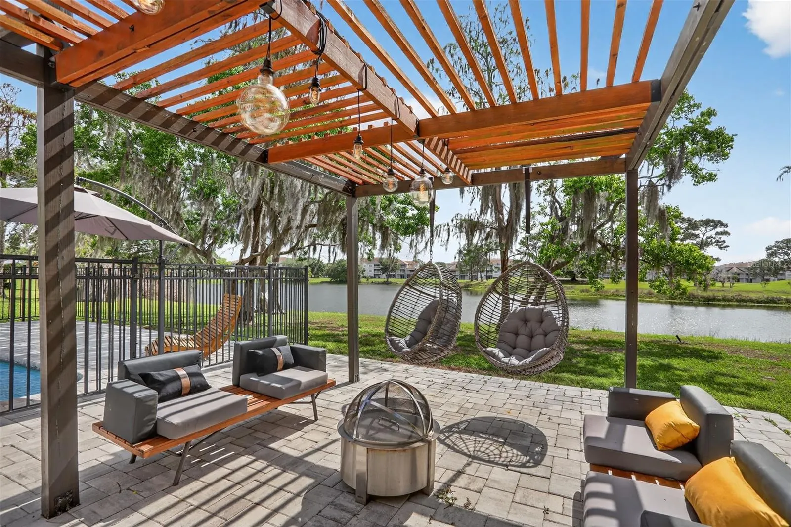 2809 RUNYON CIR