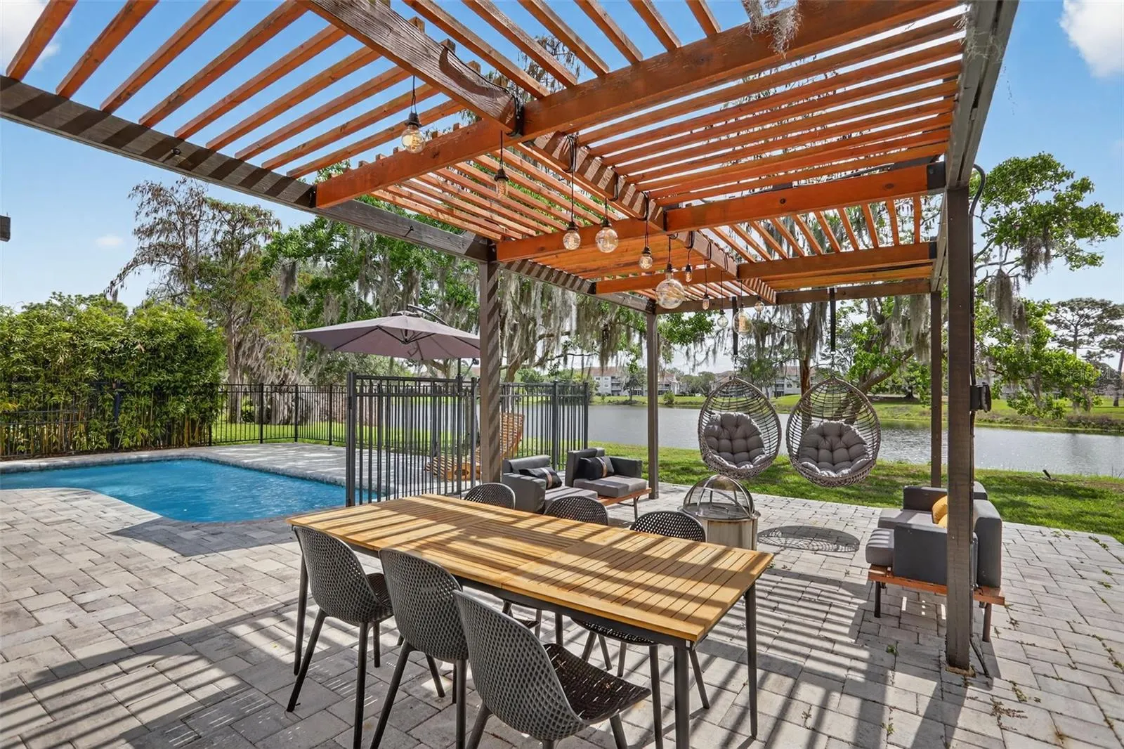 2809 RUNYON CIR