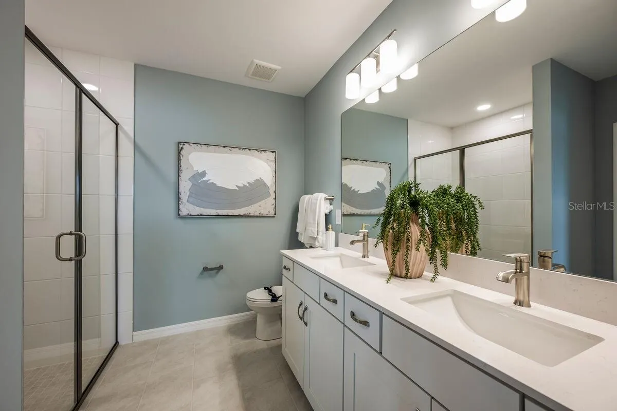 24500 SW KINGSWAY CIR