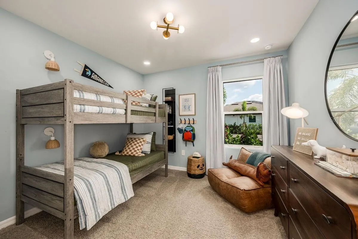 24500 SW KINGSWAY CIR
