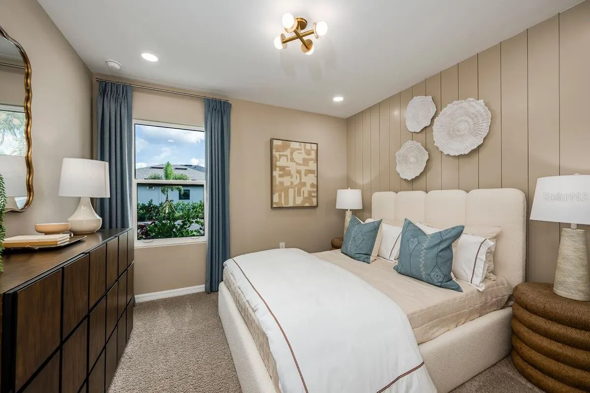 24500 SW KINGSWAY CIR