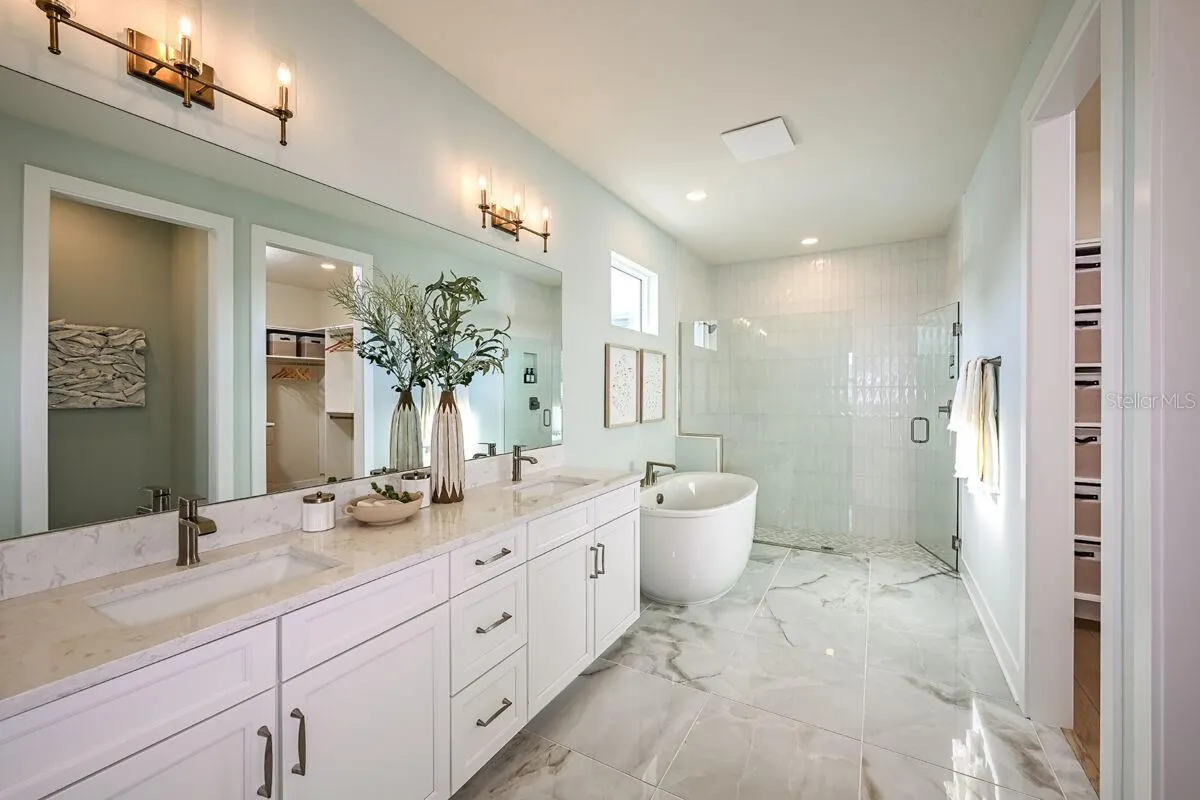 24496 SW KINGSWAY CIR