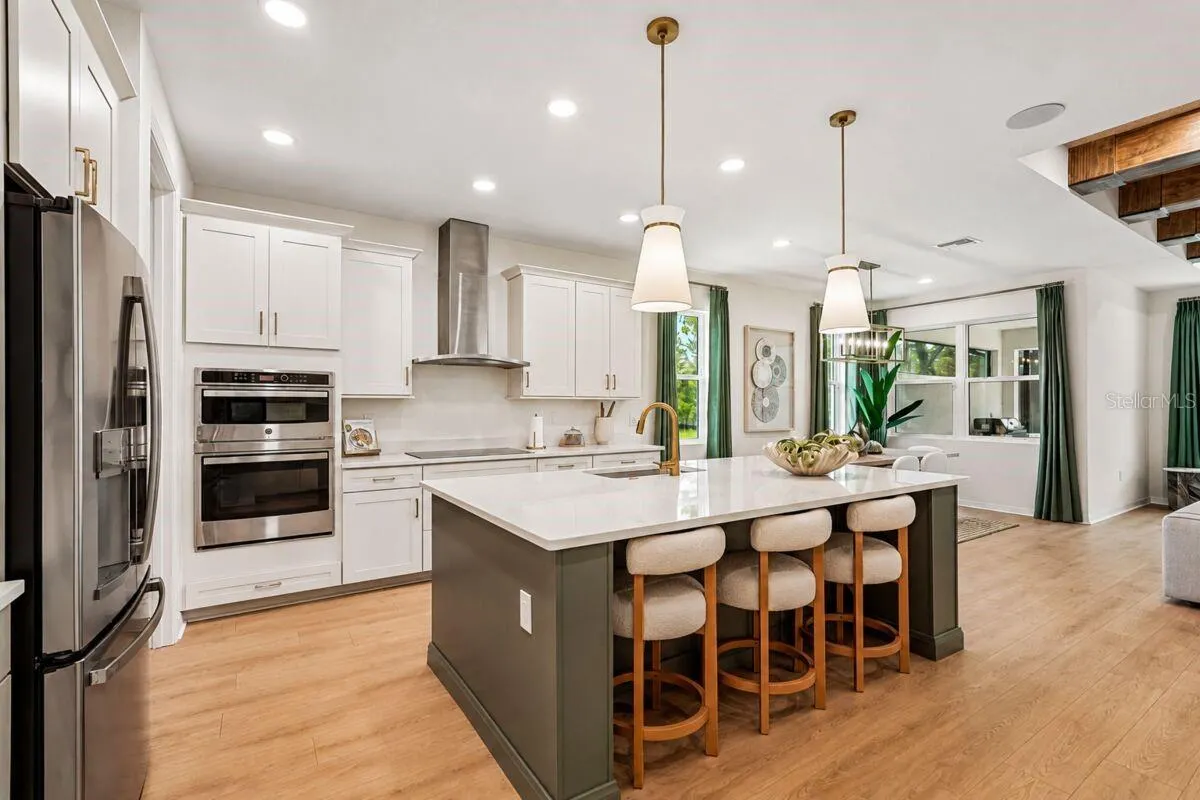 24520 SW KINGSWAY CIR