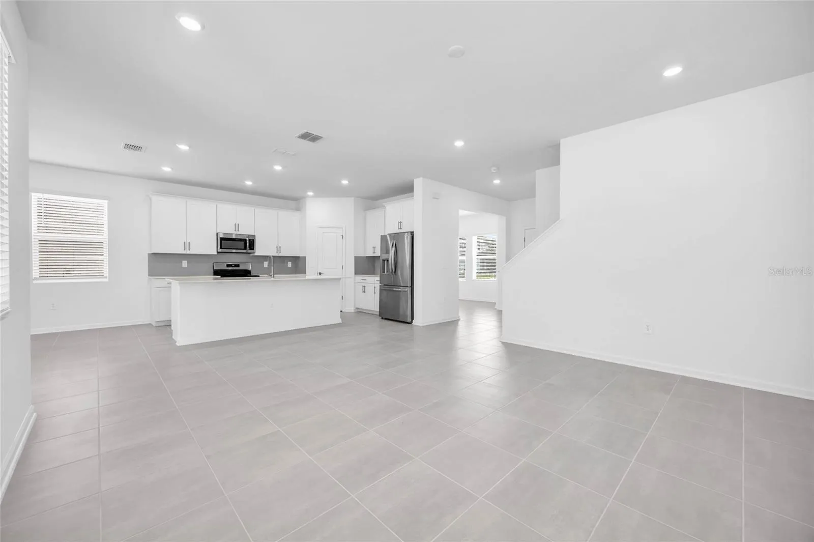 5577 FIONA LN