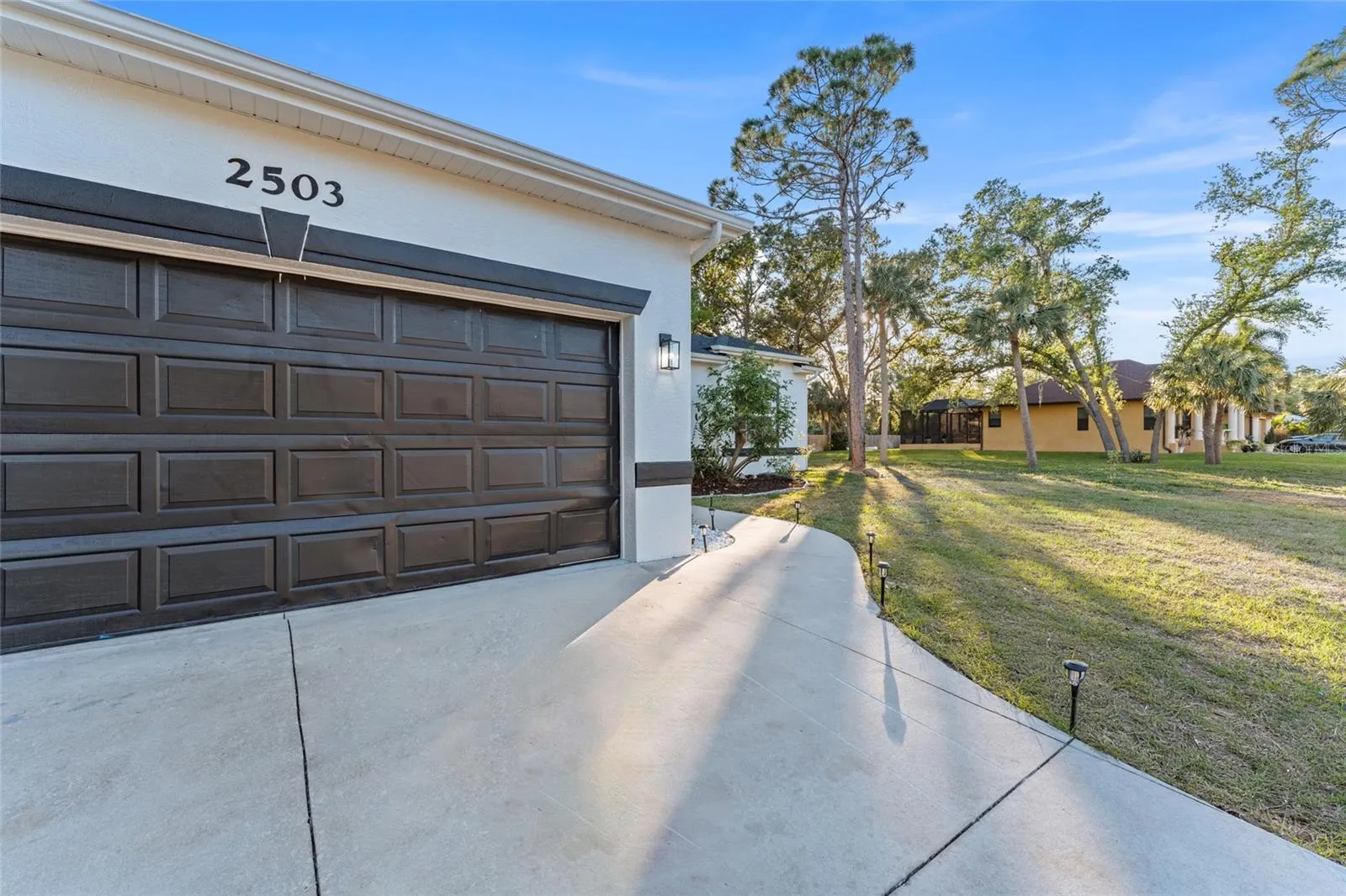 2503 DUMONT LN