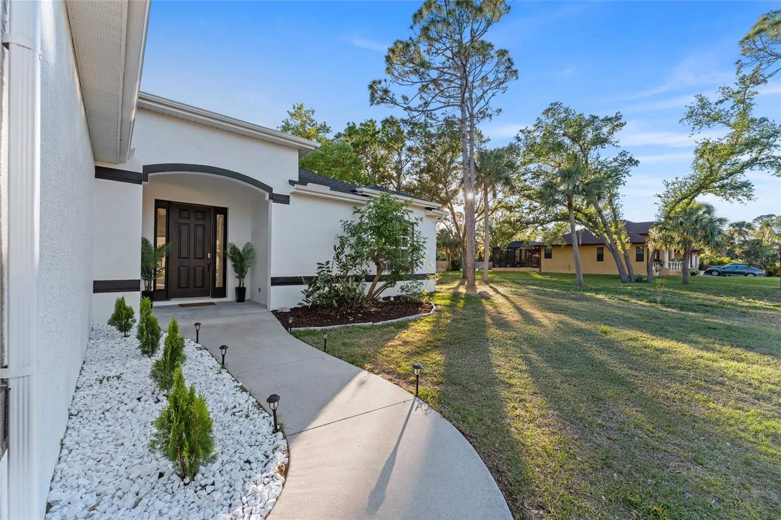 2503 DUMONT LN