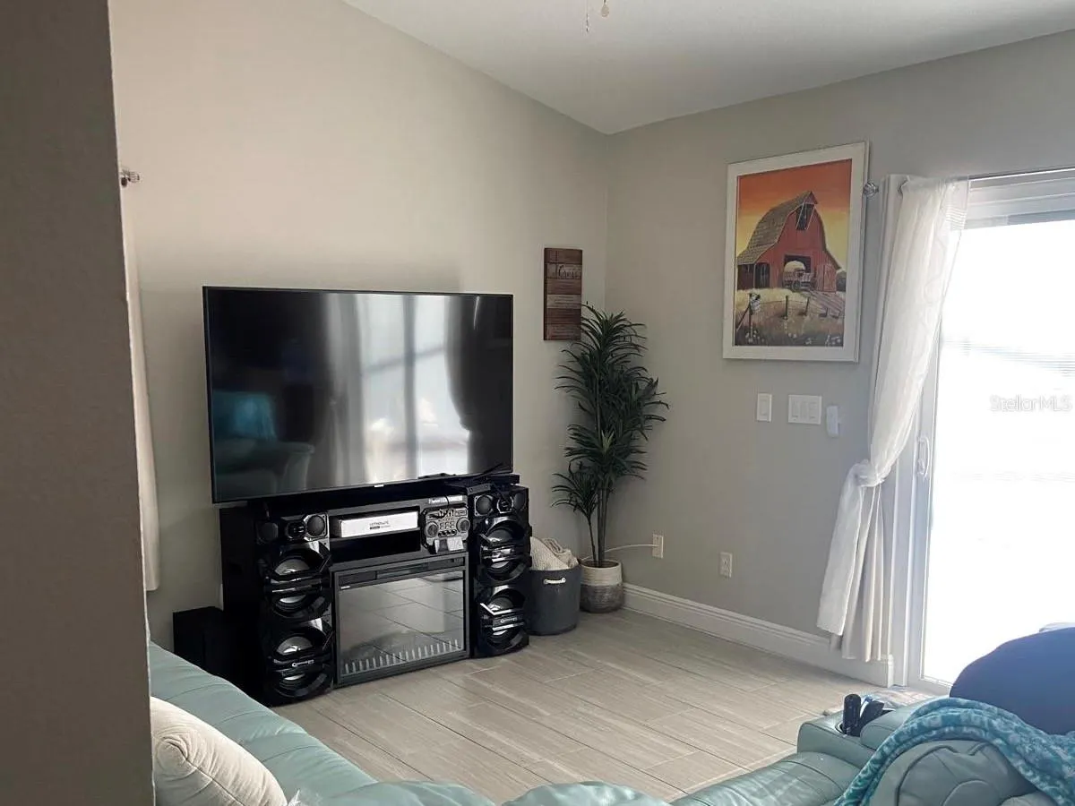 702 VIA BIANCA DR