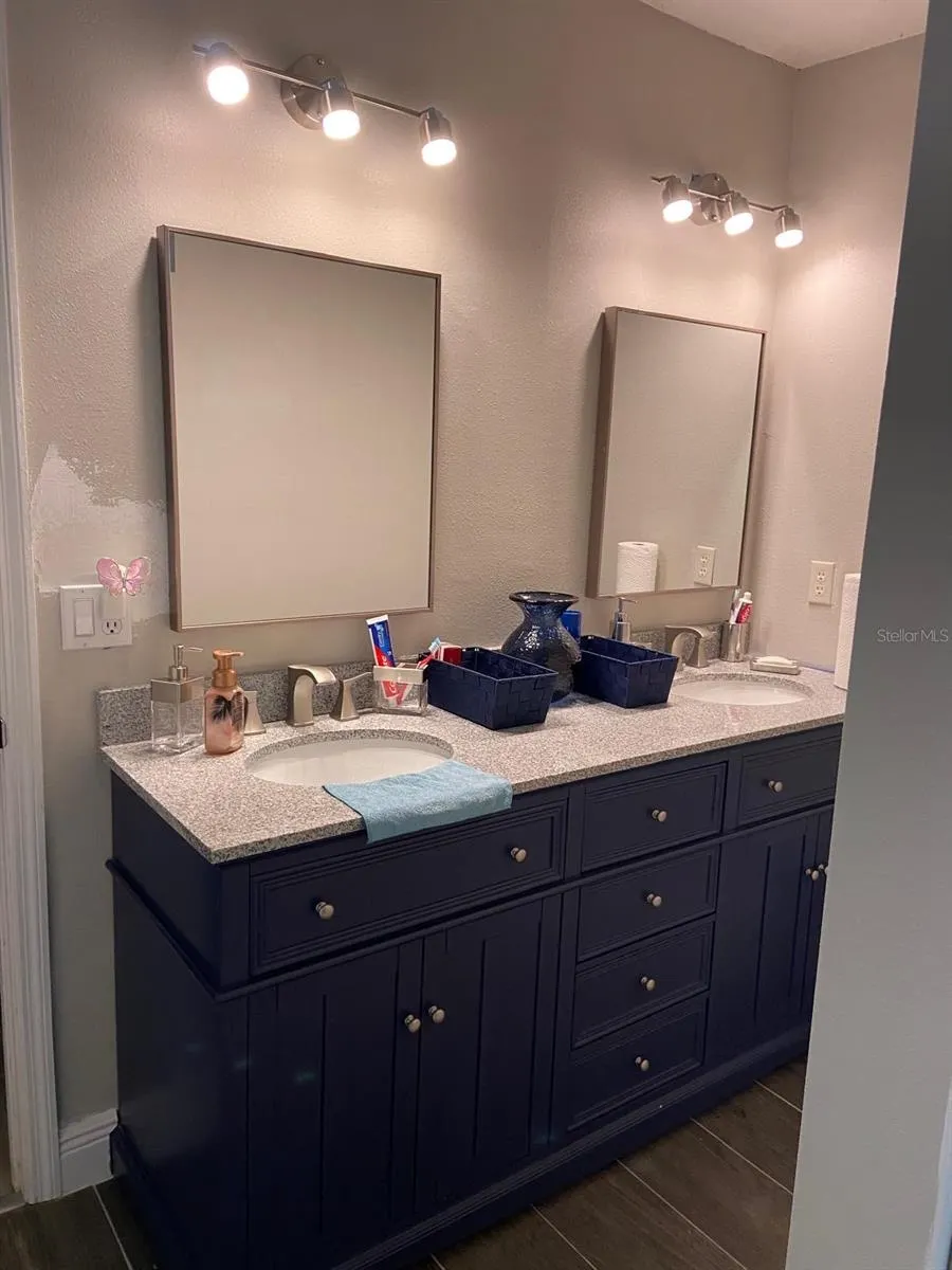 702 VIA BIANCA DR