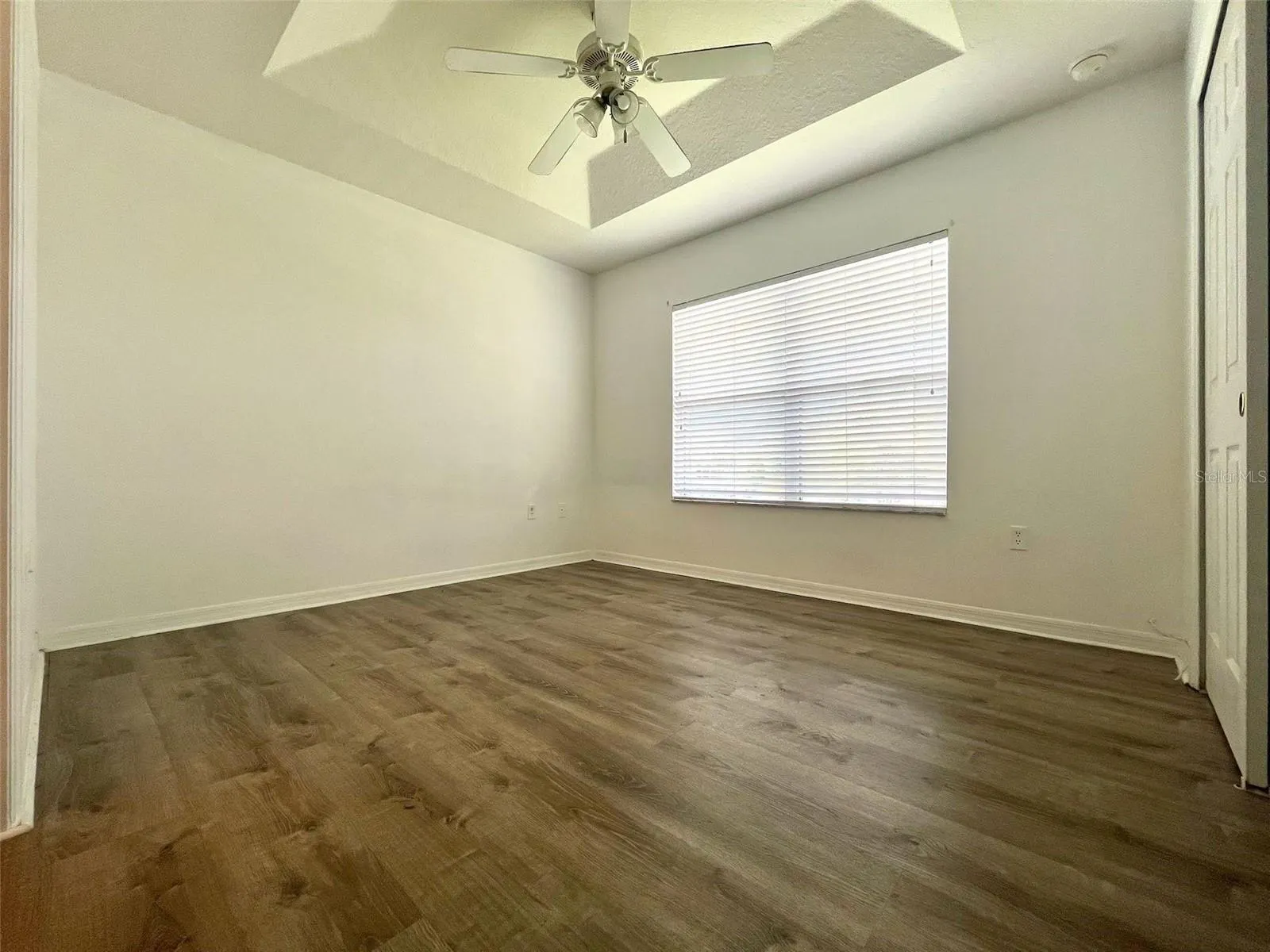 5210 PARADISE CAY CIR