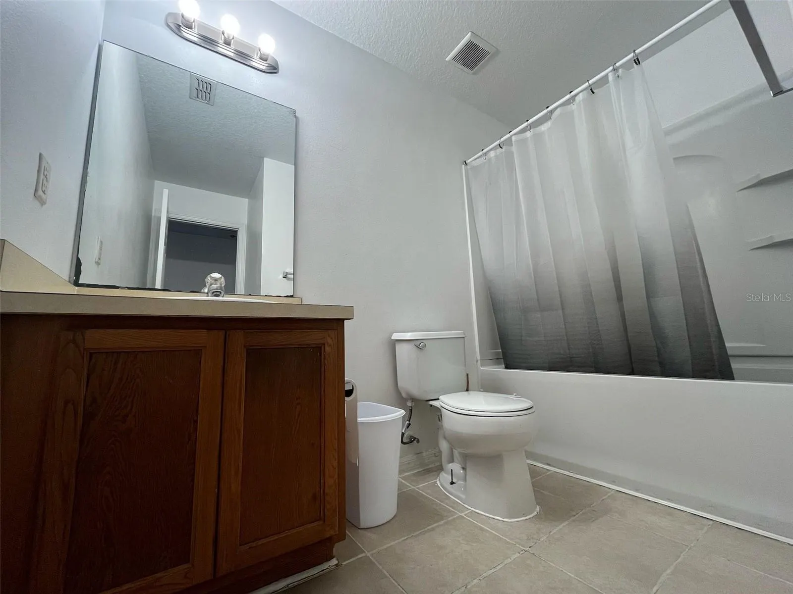 5210 PARADISE CAY CIR