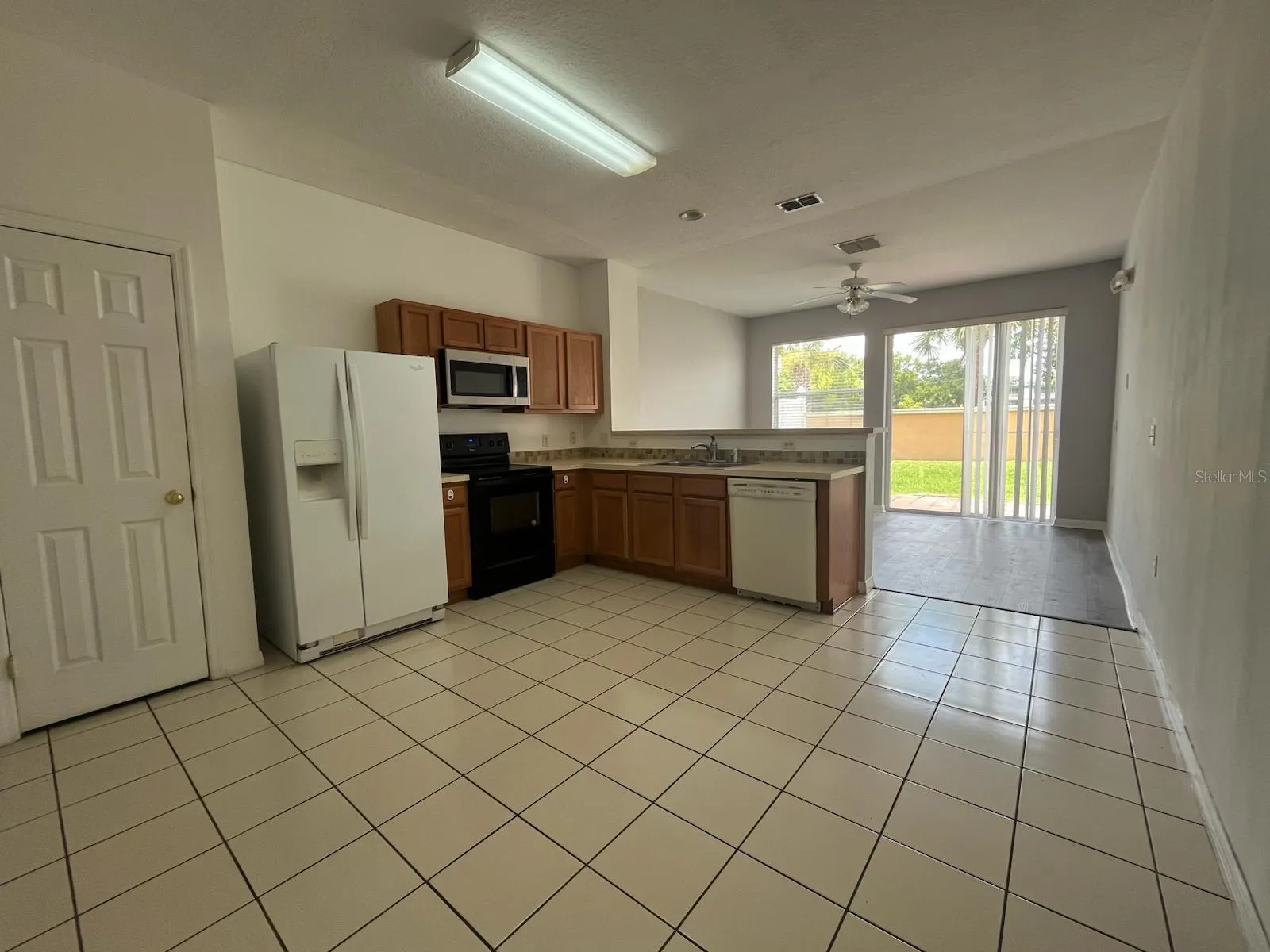 5210 PARADISE CAY CIR