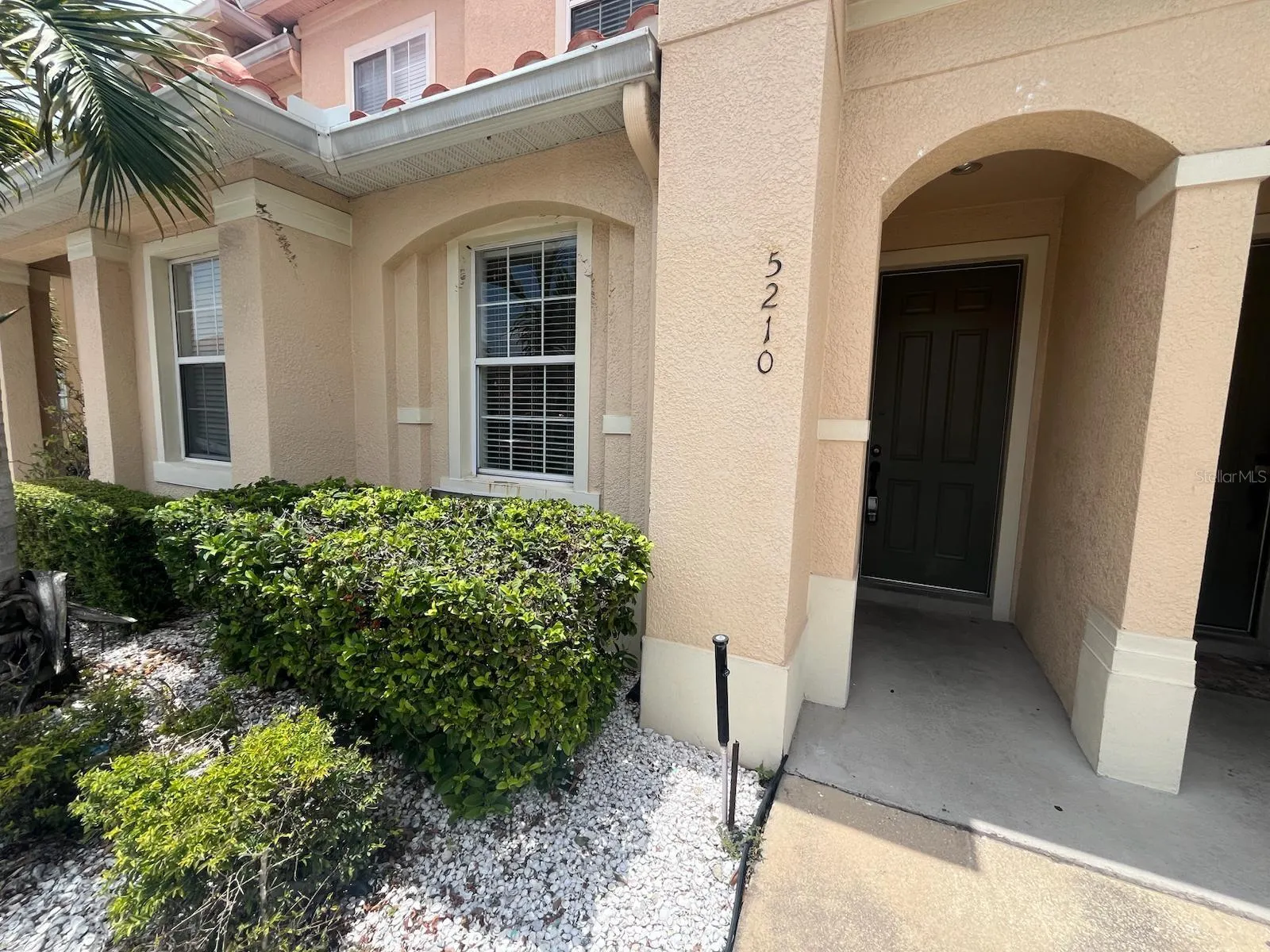 5210 PARADISE CAY CIR