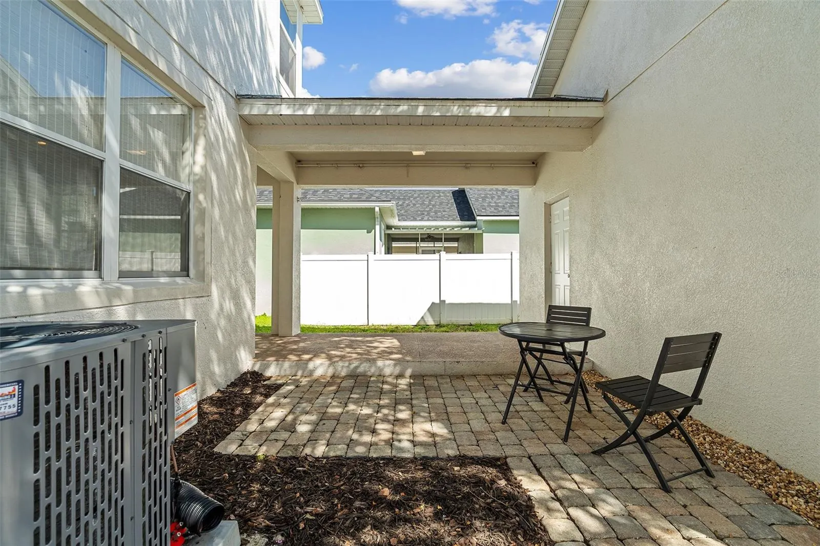 6932 BEARGRASS RD