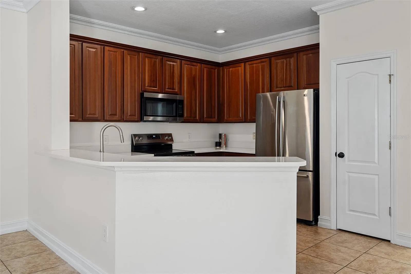 6932 BEARGRASS RD