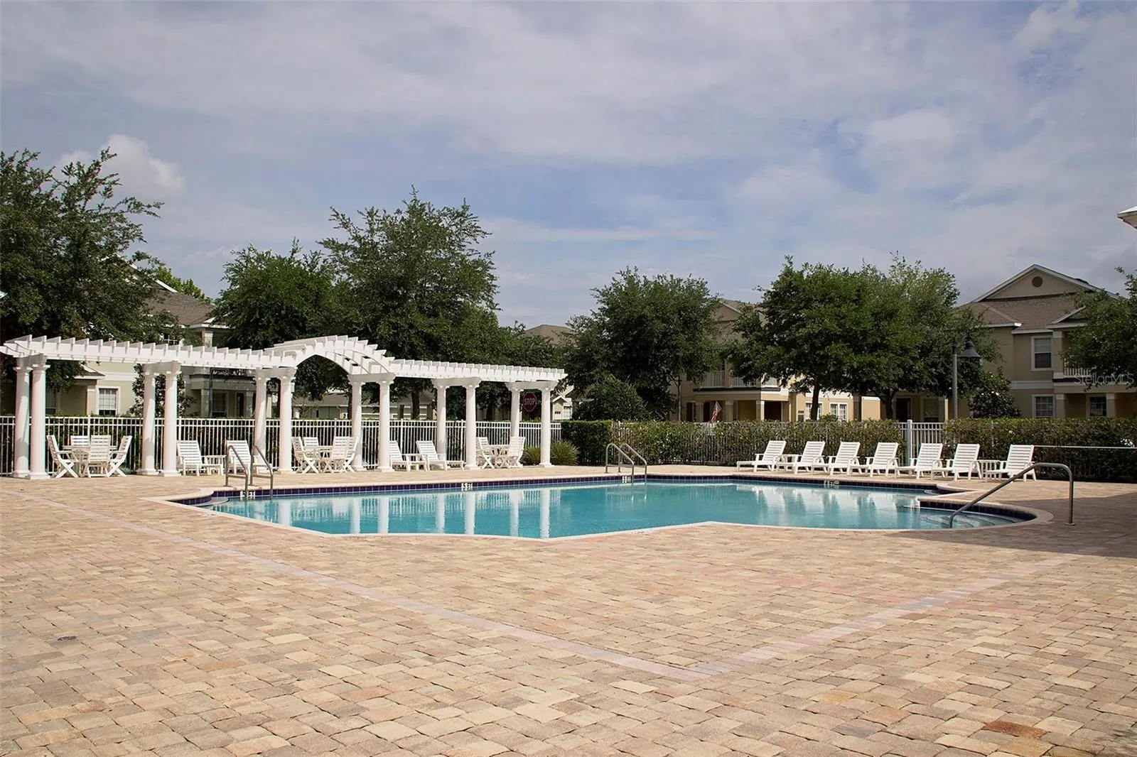 6932 BEARGRASS RD