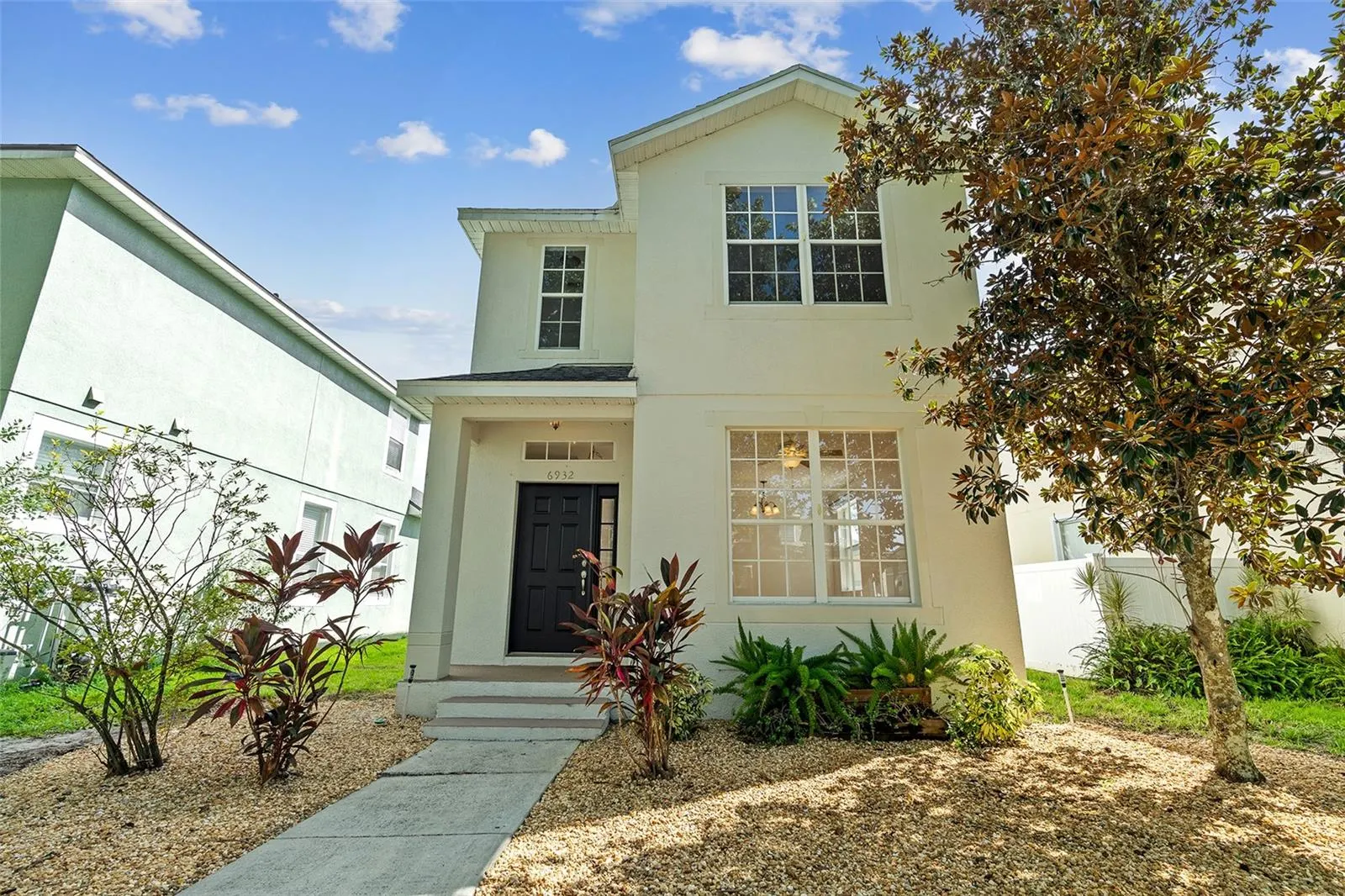 6932 BEARGRASS RD