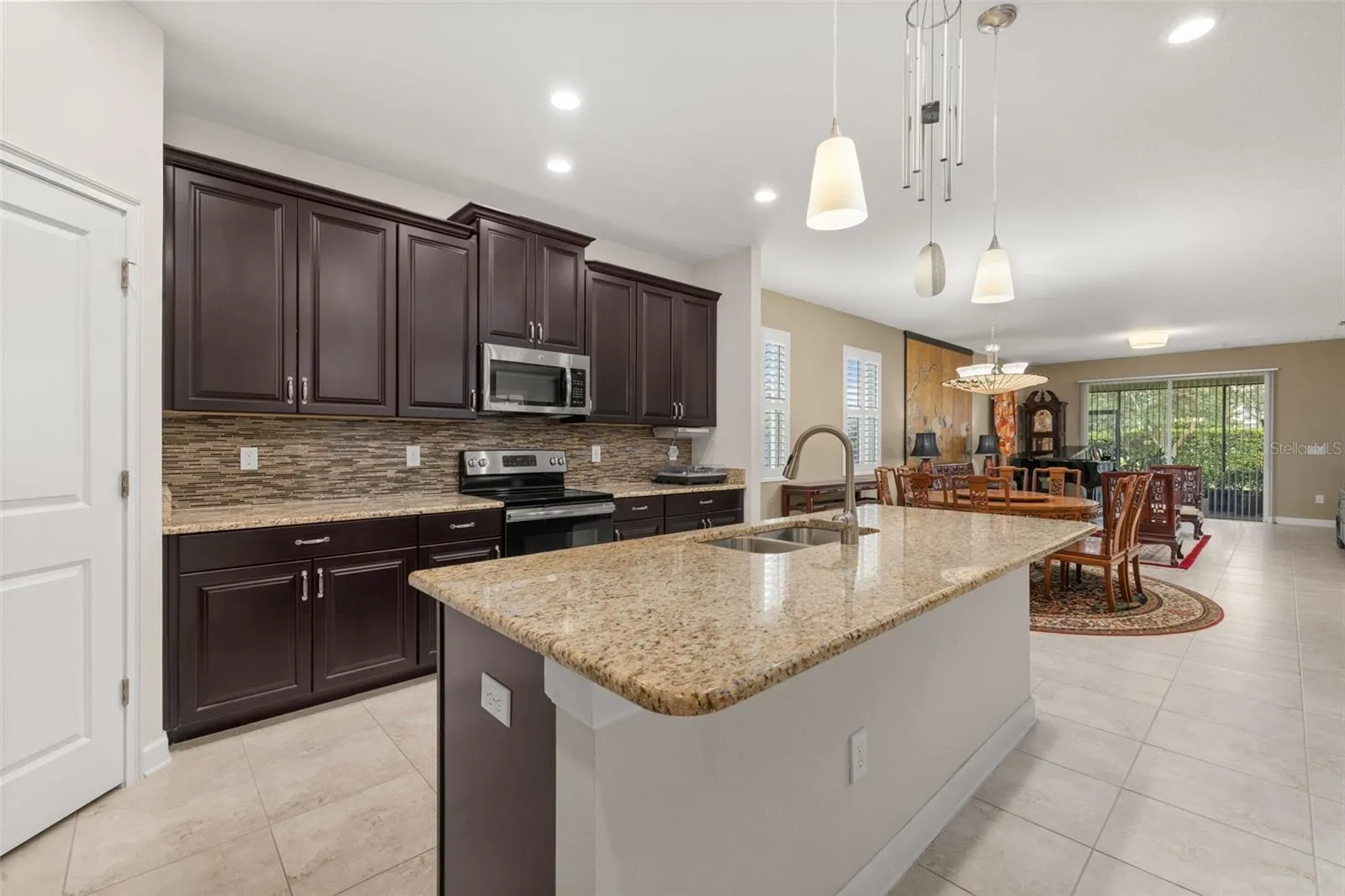 4602 FAIRY TALE CIR