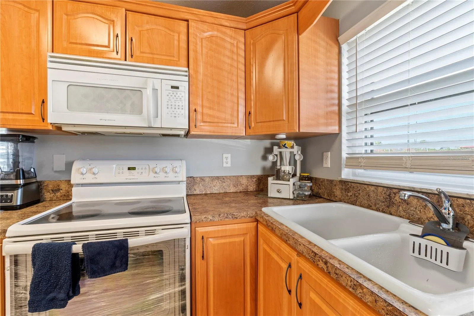 432 HUNTER CIR