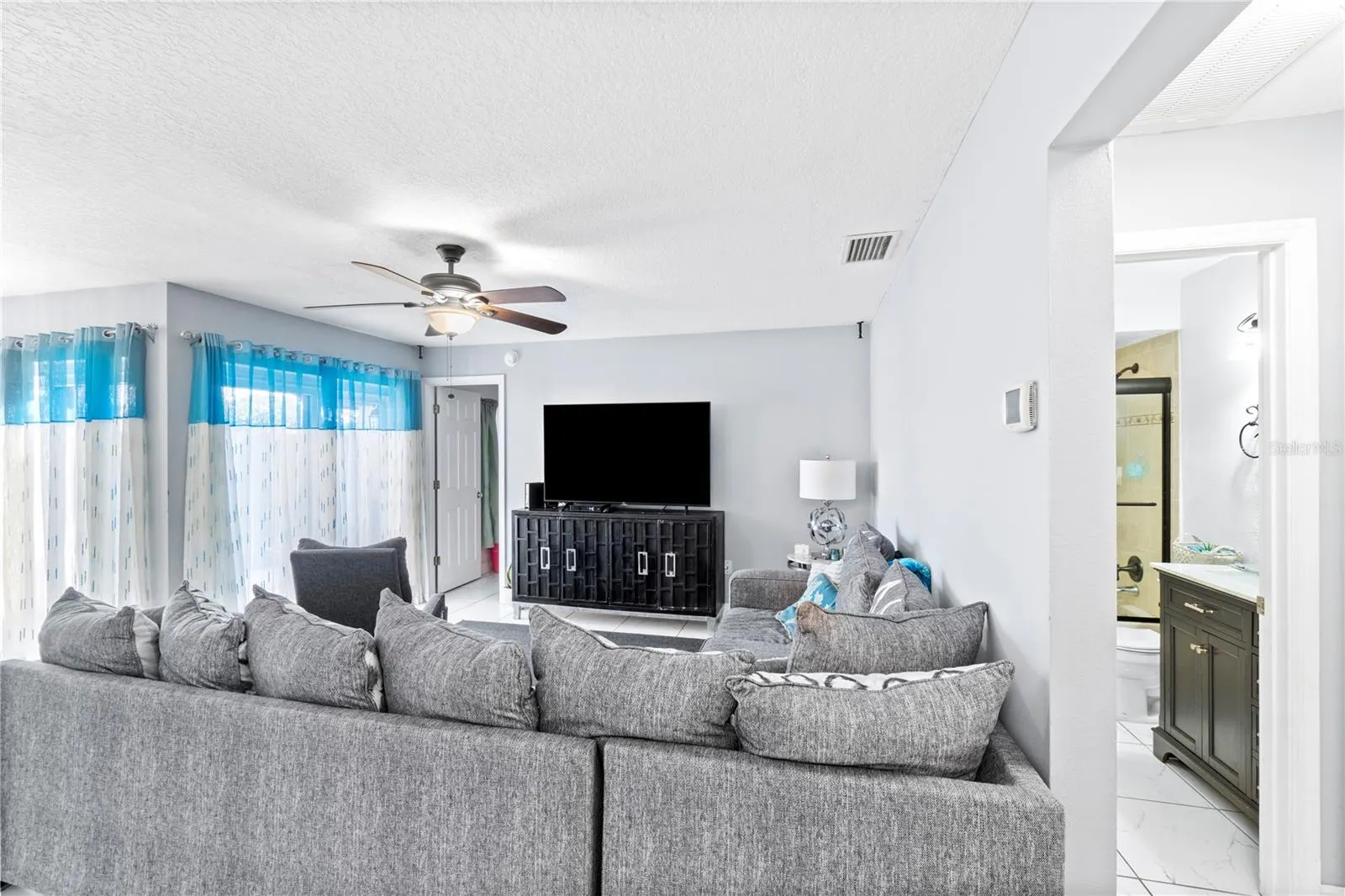 432 HUNTER CIR