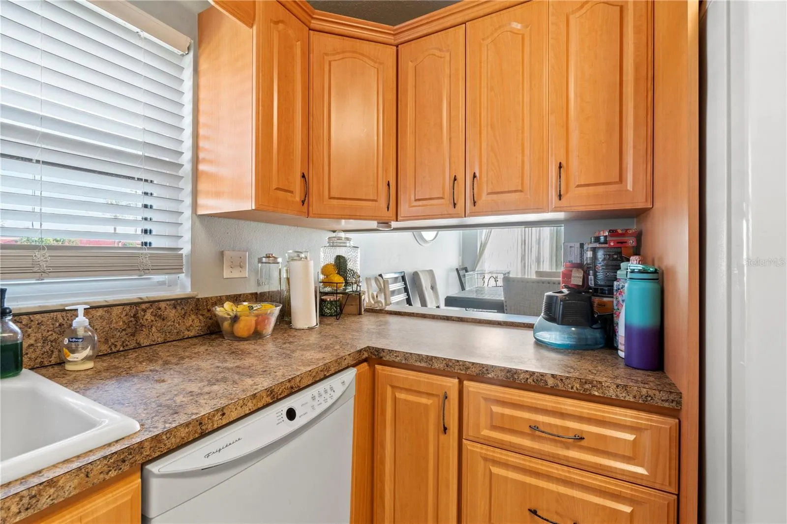 432 HUNTER CIR