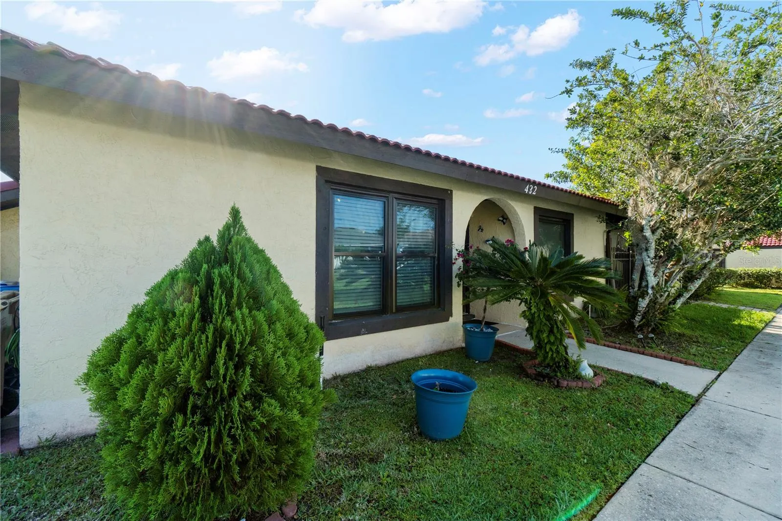 432 HUNTER CIR