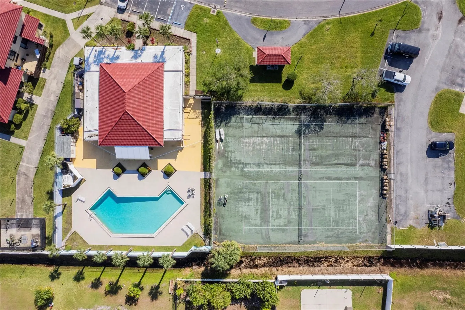 432 HUNTER CIR