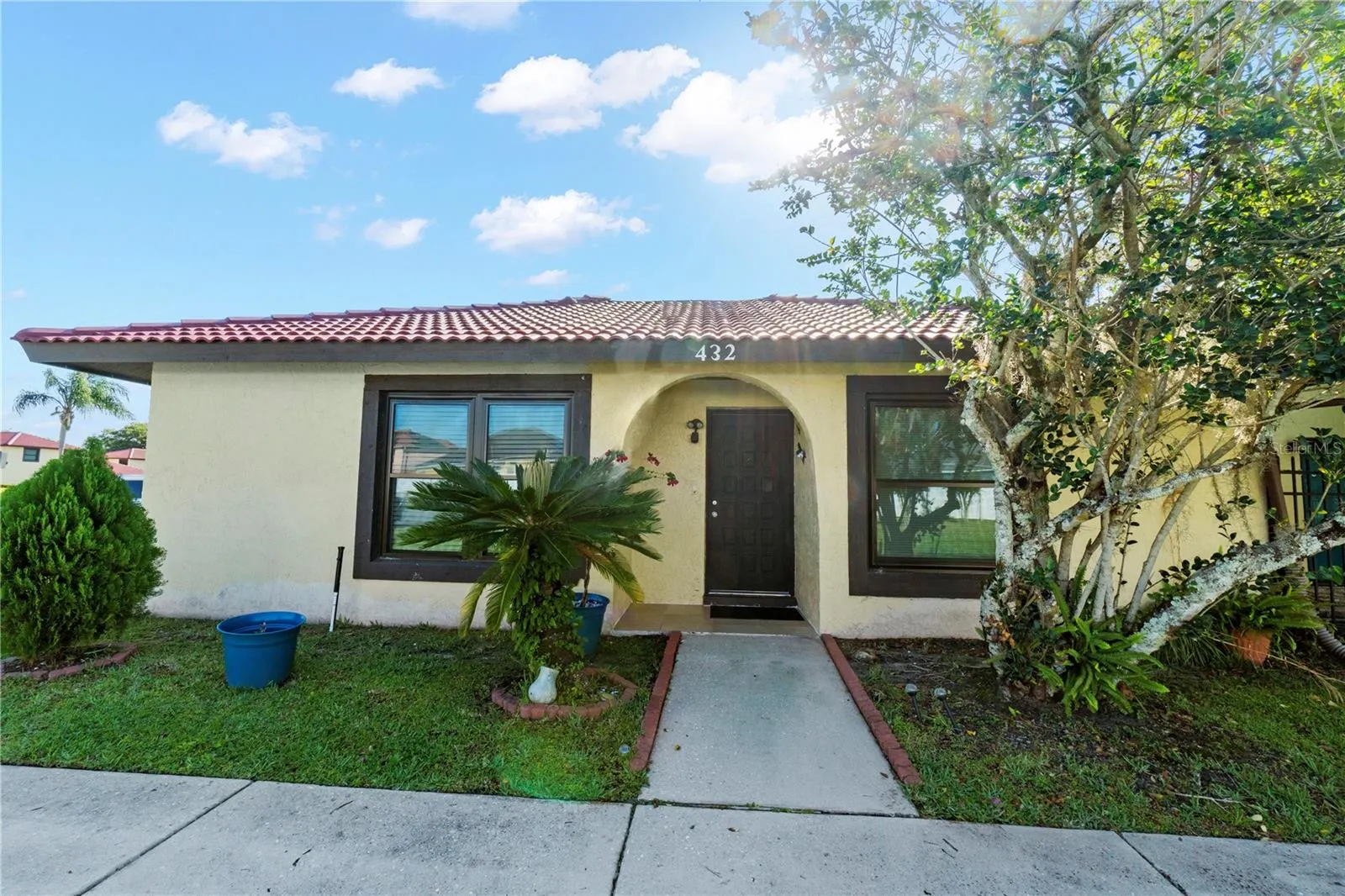432 HUNTER CIR