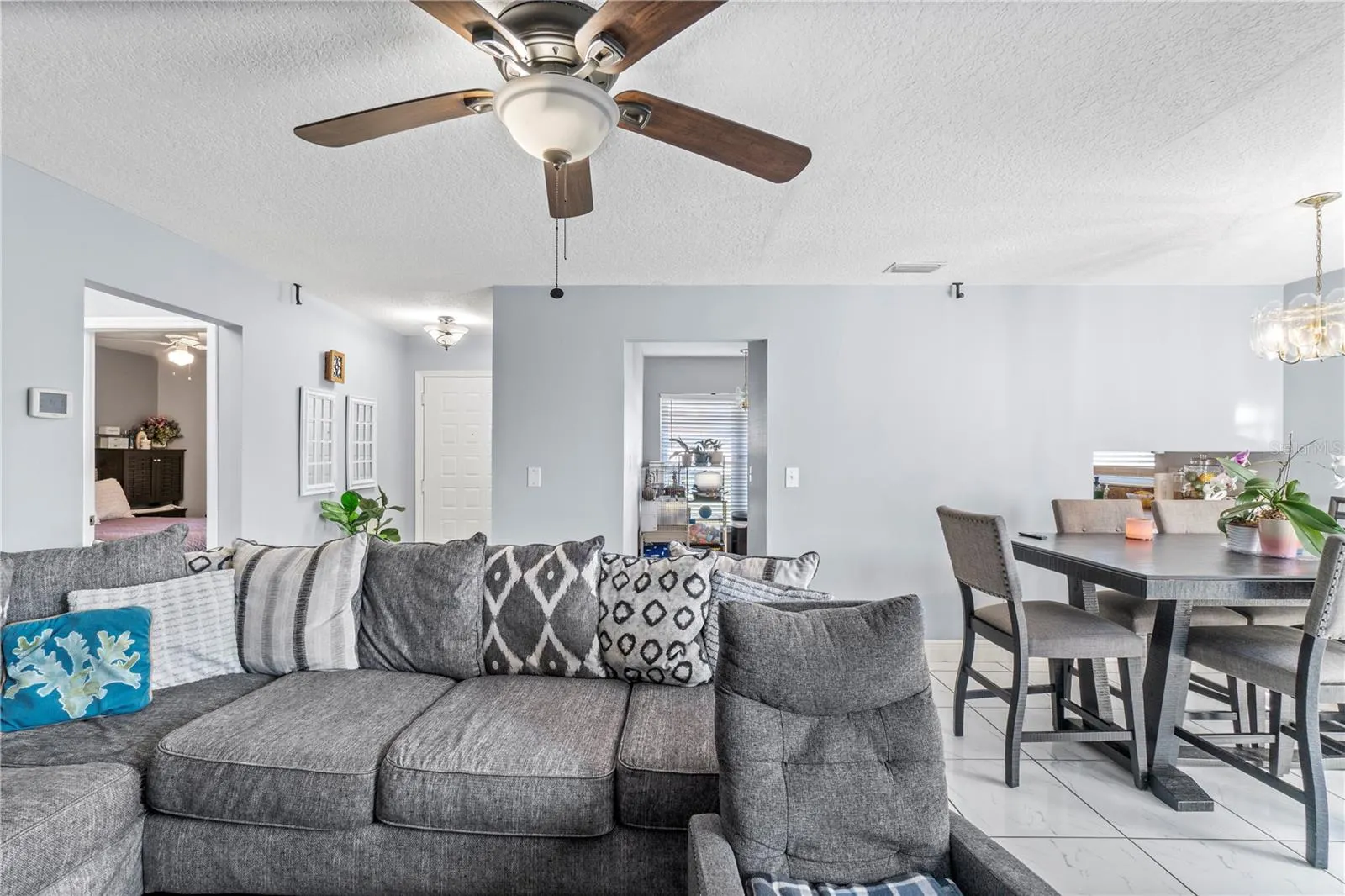 432 HUNTER CIR