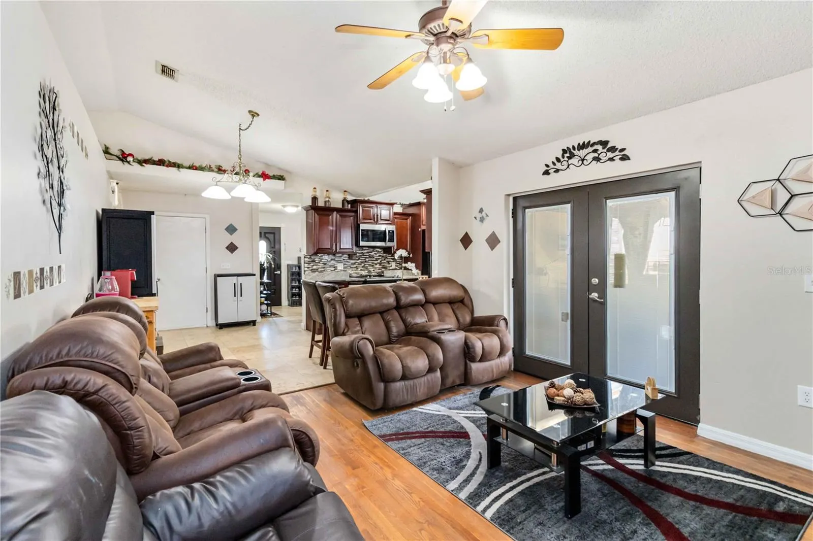 2419 LANCASHIRE LN