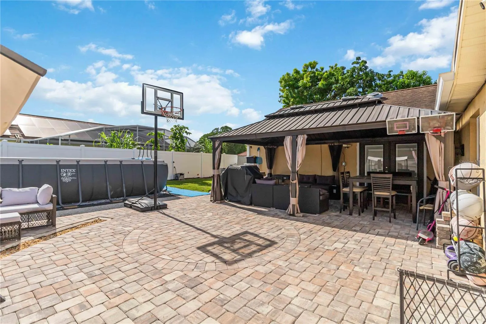 2419 LANCASHIRE LN