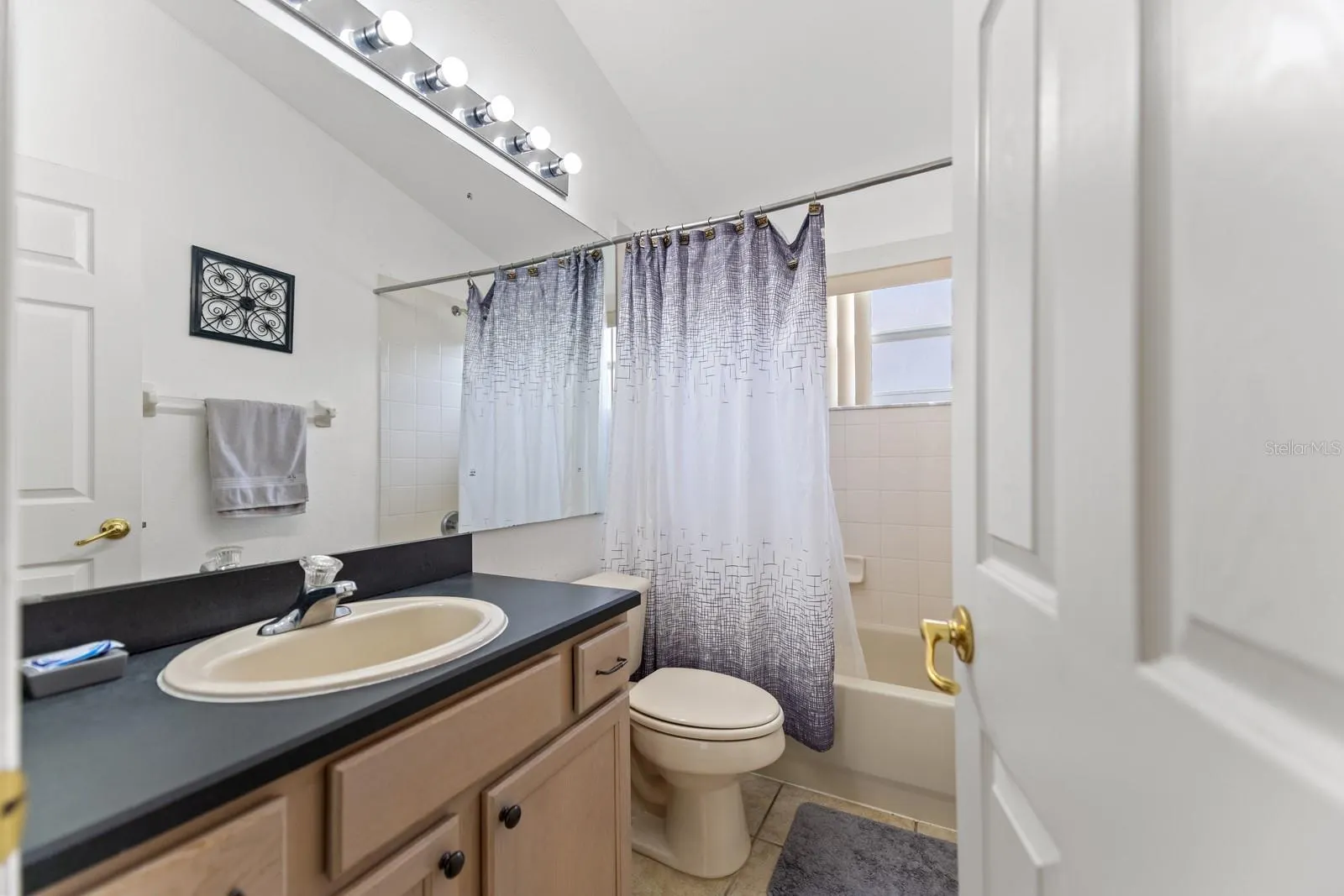 8088 SANTEE DR