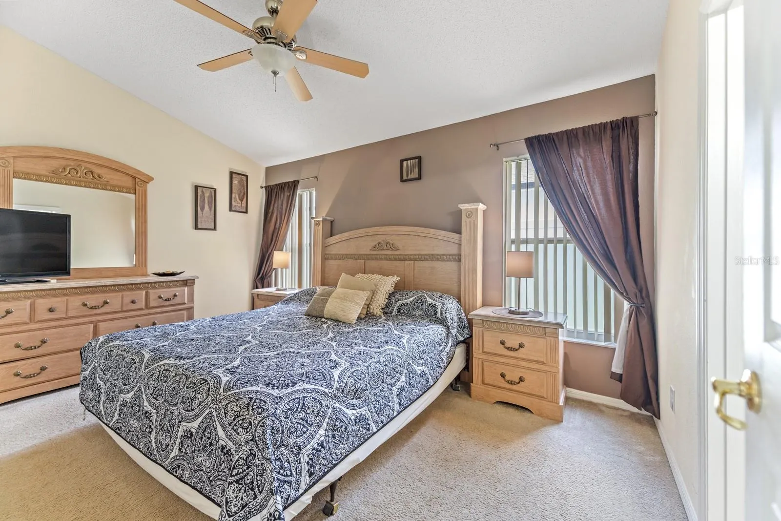 8088 SANTEE DR